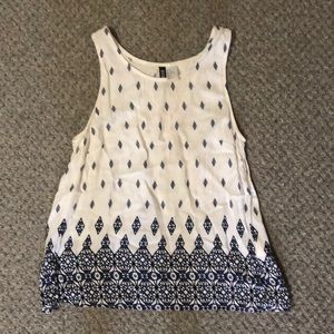 Open back patterned crop too